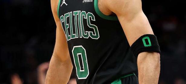  塔图姆绝杀鹈鹕视频 