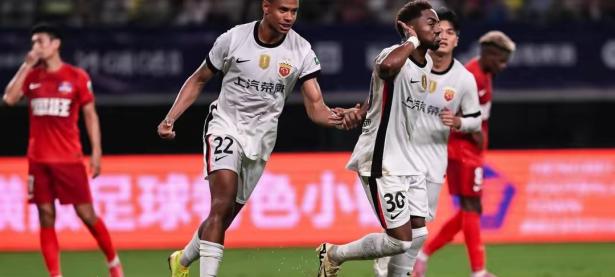 关于集结日上海海港调整名单以备NBA季后赛，门线救险环节打磨，气氛紧张，球探报告显示潜力的信息