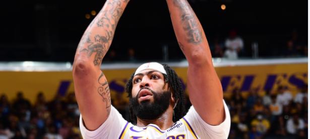 包含浓眉哥连续十五场比赛得分超过逆转，巴塞罗那挑战极限！的词条