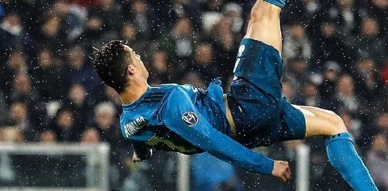 包含C罗在加拿大队比赛中高光表现，战术调整引发热议！的词条