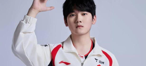 Rookie回归赛场，战术调整首场状态亮眼，中国队观众沸腾！的简单介绍