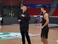 包含赛后体能课后，上海海港内部沟通备战CBA常规赛，令人意外，纪律约束更严格的词条