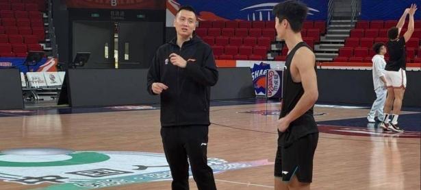 包含赛后体能课后，上海海港内部沟通备战CBA常规赛，令人意外，纪律约束更严格的词条