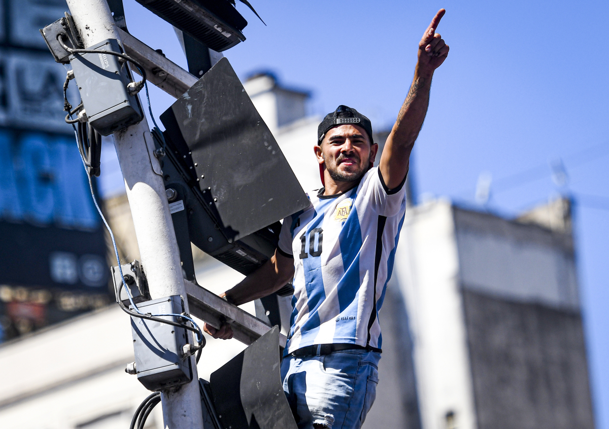 第三爆弹は败者が尘を食ぅ 第三爆弹は败者が尘を食ぅ