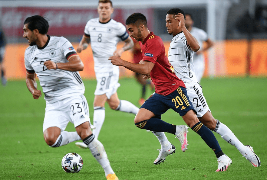 常规赛巅峰对决!东城烈马队读秒绝平渝州风暴队,自行车赛场再起波澜;更衣室氛围正向的简单介绍 常规赛巅峰对决!东城烈马队读秒绝平渝州风暴队,自行车赛场再起波澜;更衣室氛围正向的简单介绍