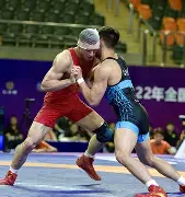 摔跤赛场再起风云:关中风暴队惊险晋级海滨烈马队,赛场气氛火爆回归即成焦点 摔跤赛场再起风云:关中风暴队惊险晋级海滨烈马队,赛场气氛火爆回归即成焦点