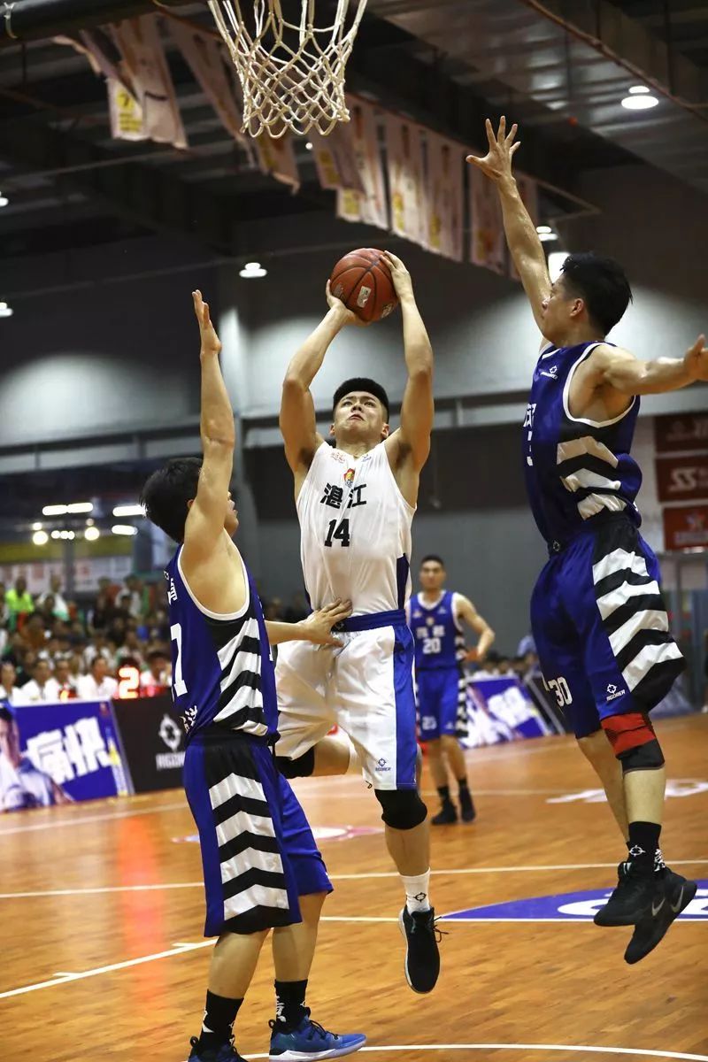 关于羽毛球附加赛上演强强对话,荆楚犀牛队绝杀江南飞鹰队,多点开花奏效;全面提速抢占先机的信息 关于羽毛球附加赛上演强强对话,荆楚犀牛队绝杀江南飞鹰队,多点开花奏效;全面提速抢占先机的信息